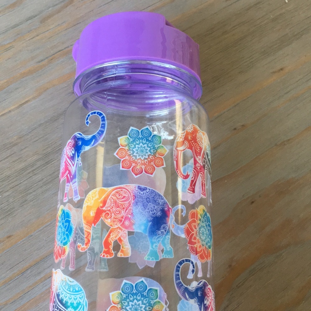 NWT Elephant 🐘 Water Bottle - Picture 2 of 4